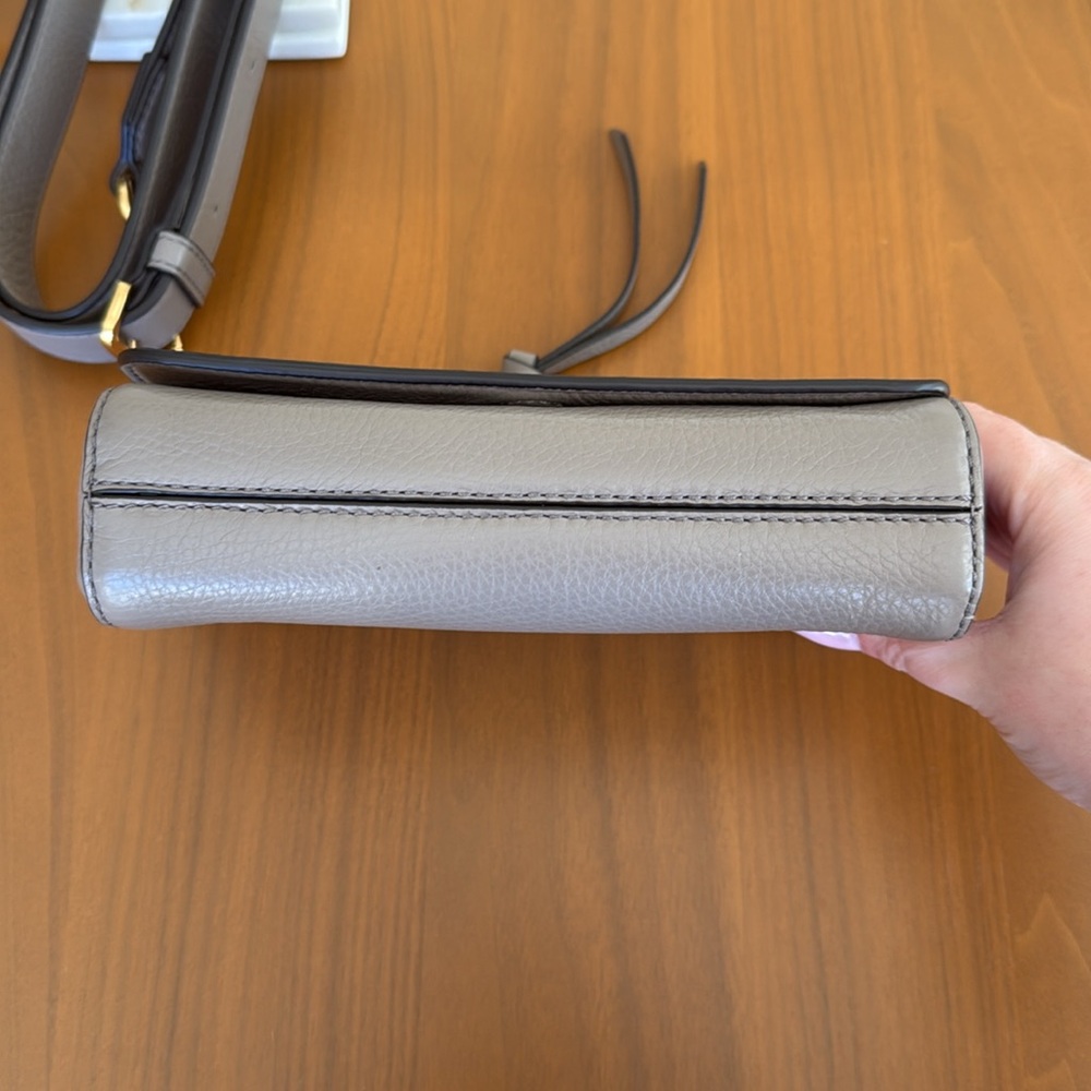 Marc Jacobs Recruit Gray/Taupe Pebbled Leather Crossbody Bag EUC - Picture 10 of 14